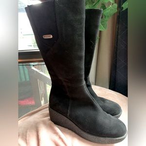 PAJAR black suede wedge boots Size 40 Mint Condition.